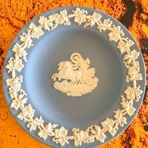 Vintage Wedgwood Jasperware Pin or Trinket Dish with Chariot Design